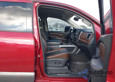 2017 Nissan Titan Xd Platinum Reserve Diesel z USA, uszkodzony, nr VIN 1N6BA1F40HN569125